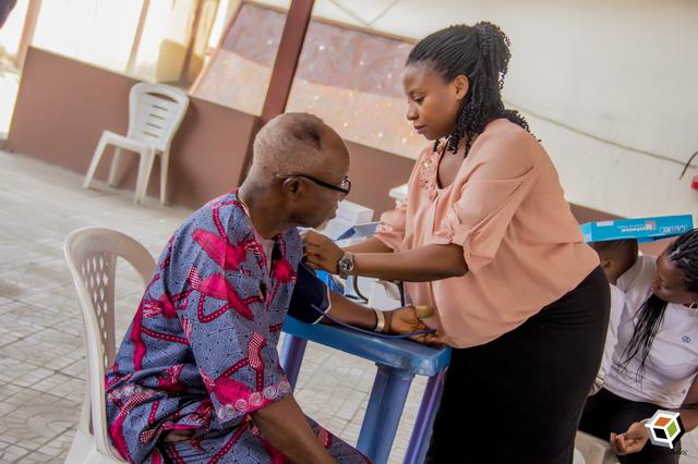 Group photo of people in traditional attire